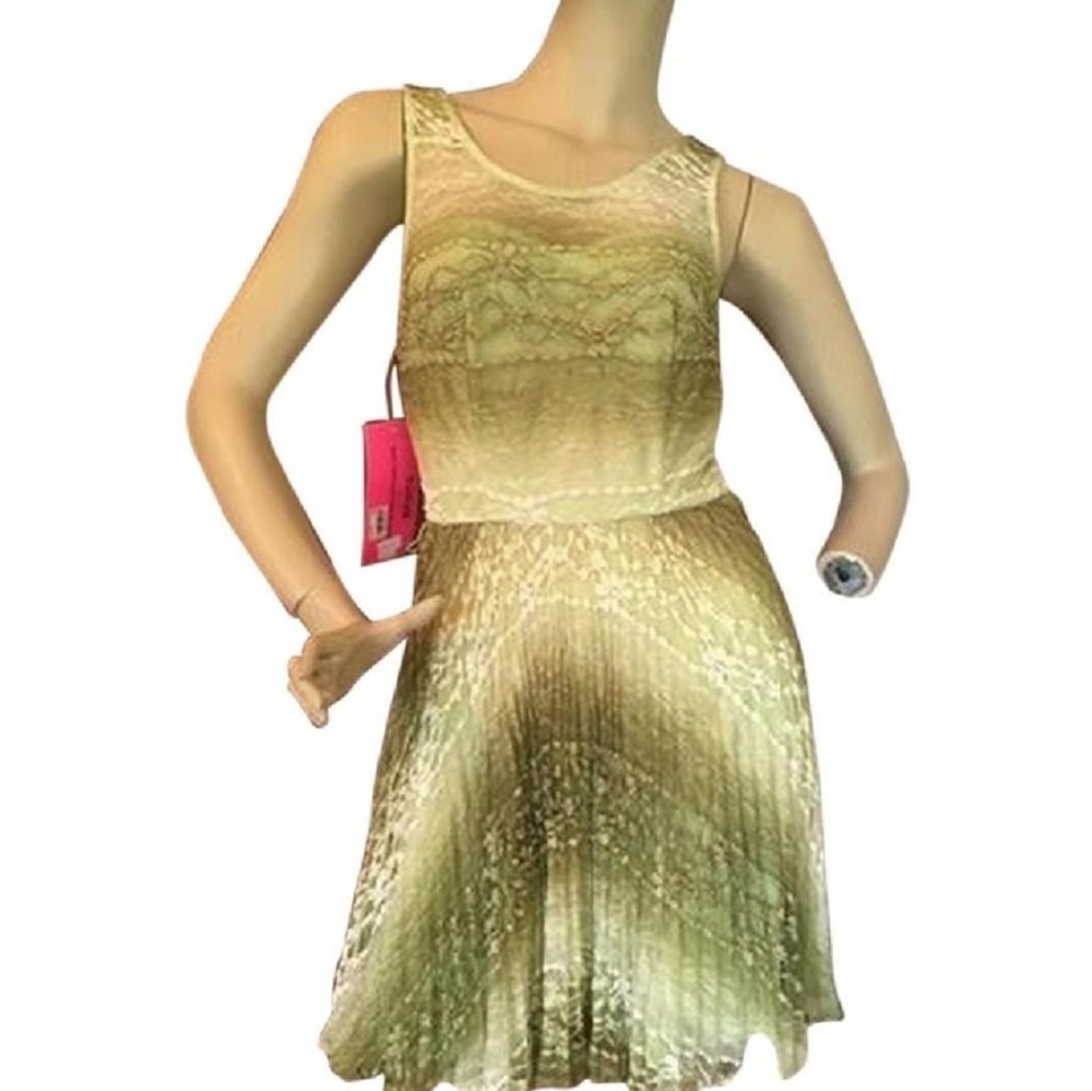 NWT Betsy Johnson sage lace dress